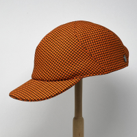 N°111_cap on hat rack_Le Panache Paris©